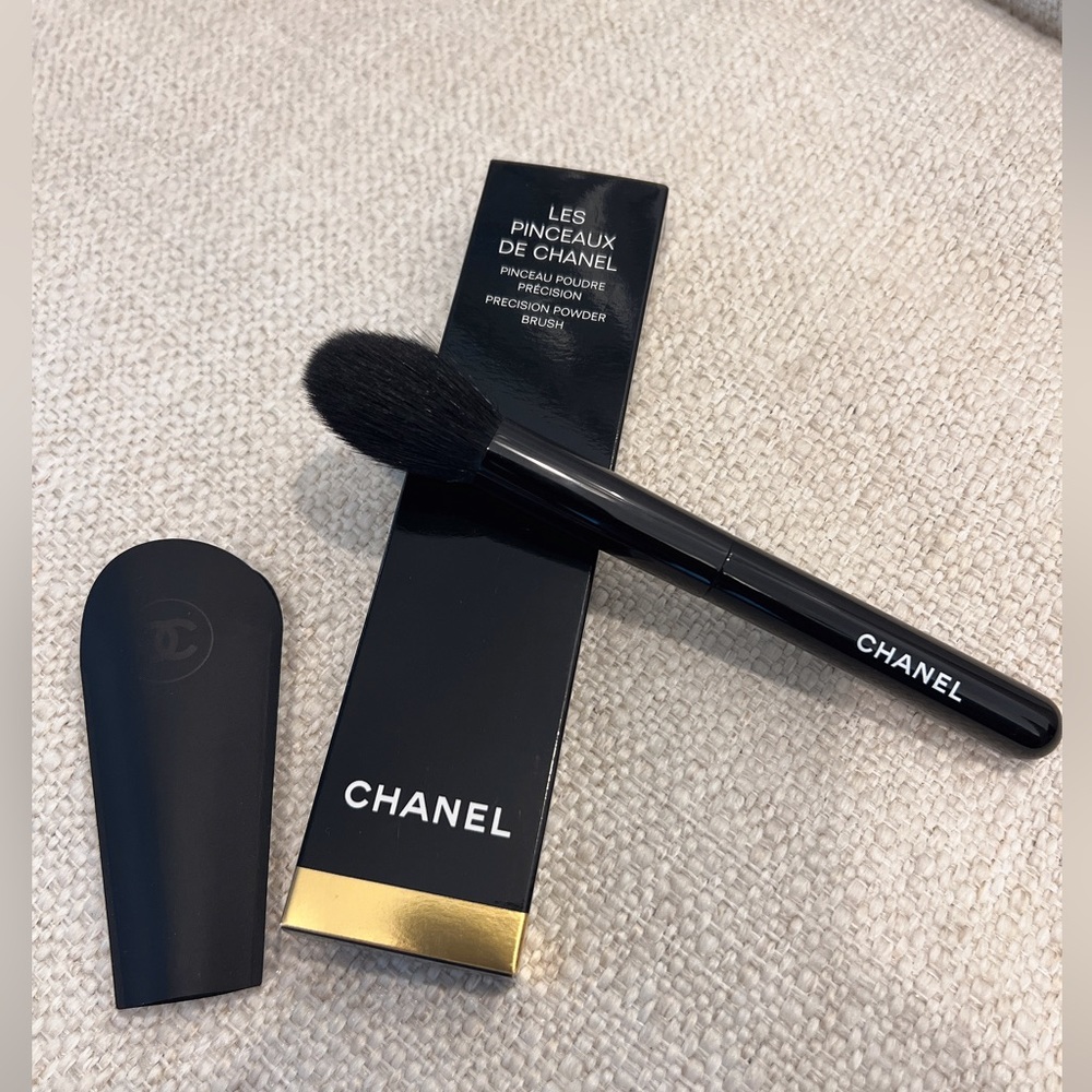 CHANEL NEW PRECISION POWDER BRUSH